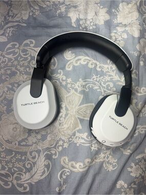 Turtle Beach Wireless Over-Ear Headphones - White and Black